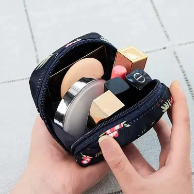 Girls Portable Pad Pouch/ Cosmetic Storage Bag (1 pc)